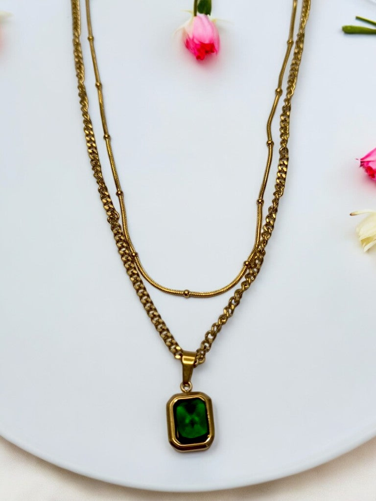 GREEN LAYER NECKLACE