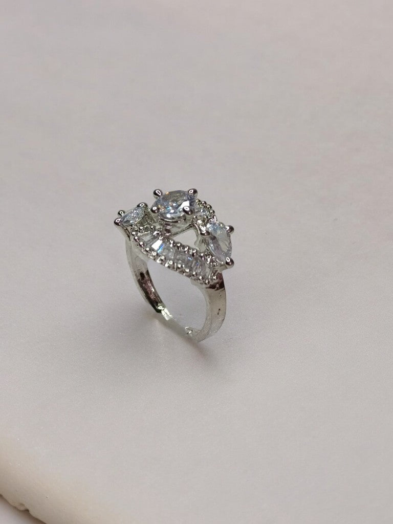 DAIMOND DUSICA RING
