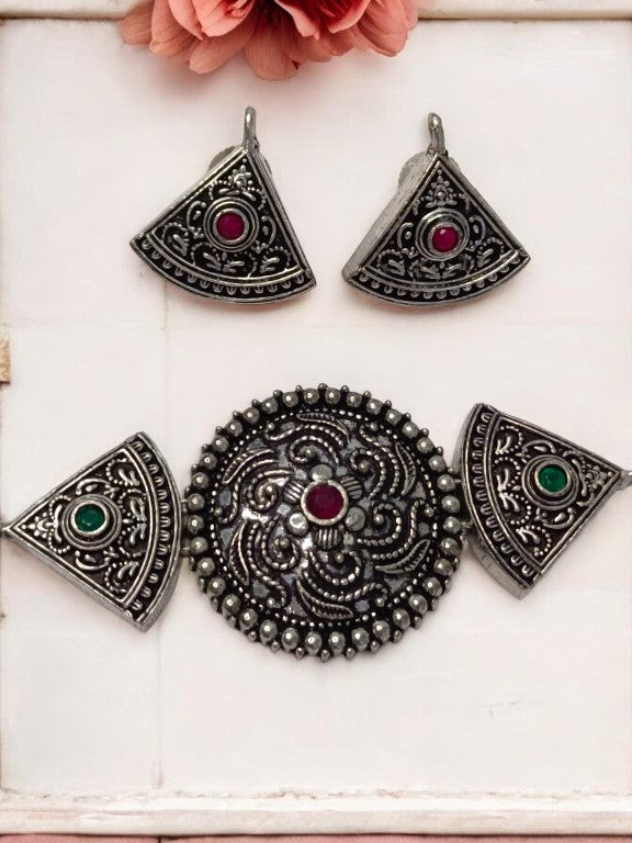 RUBY AND GREEN KARALI GERMAN SILVER JEWELLERY SET
