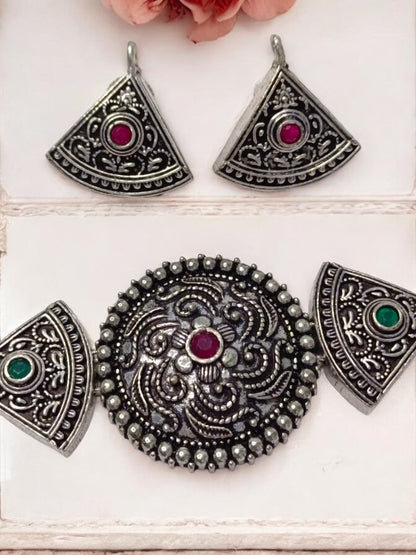 RUBY AND GREEN KARALI GERMAN SILVER JEWELLERY SET