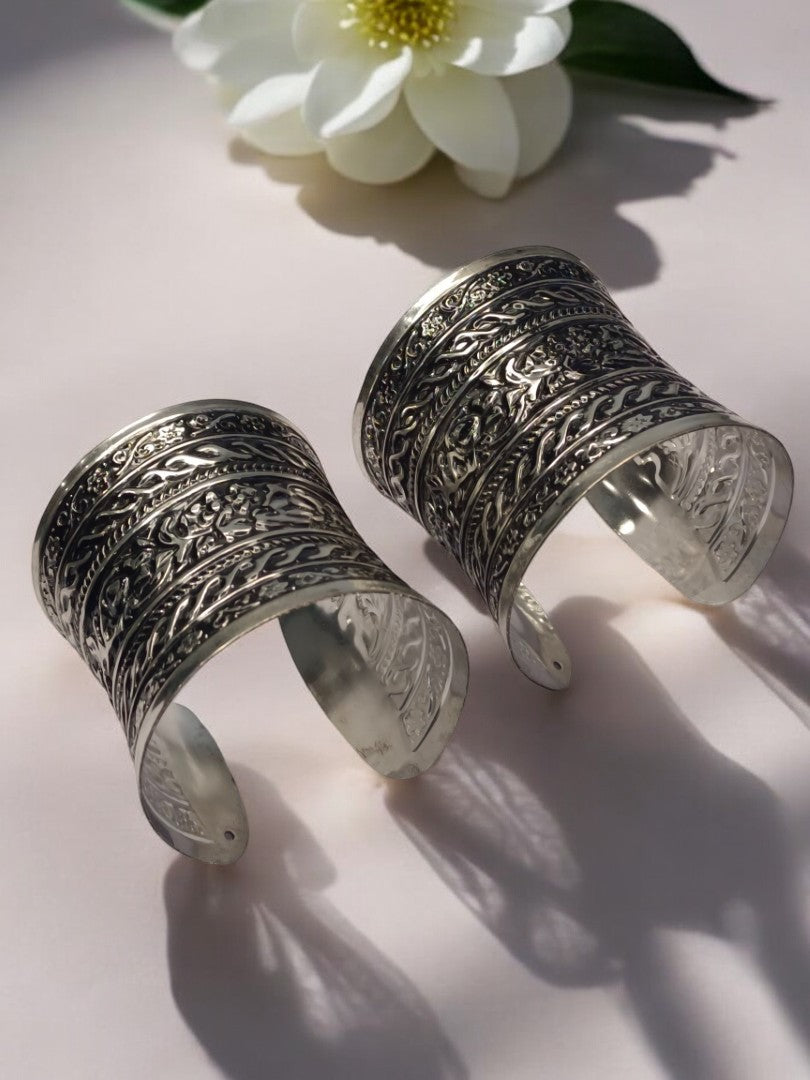 DIVYASHREE GERMAN SILVER BANGLE (CUFF)