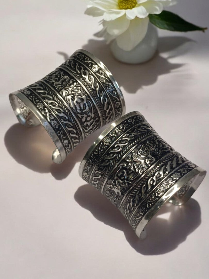 DIVYASHREE GERMAN SILVER BANGLE (CUFF)