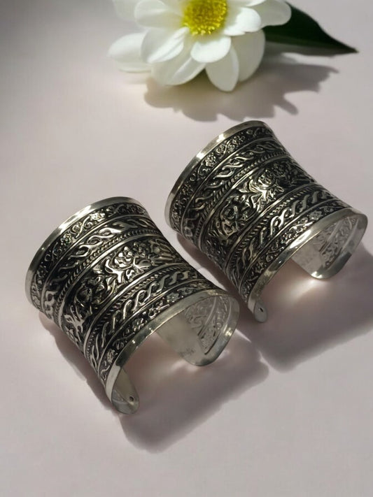 DIVYASHREE GERMAN SILVER BANGLE (CUFF)