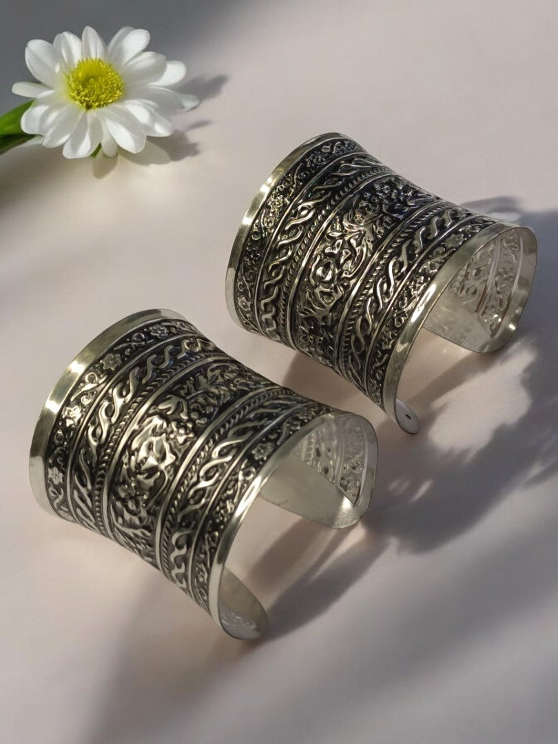 DIVYASHREE GERMAN SILVER BANGLE (CUFF)