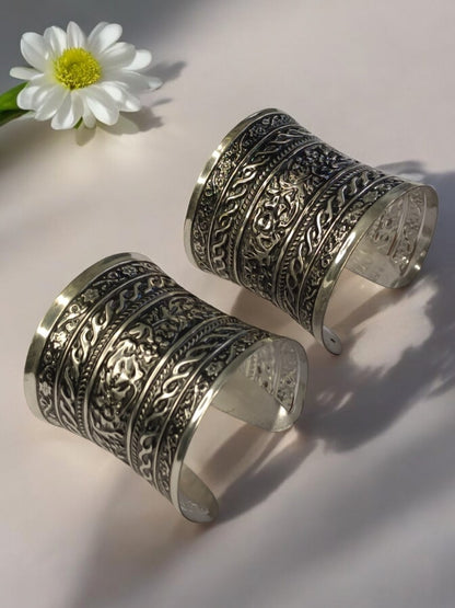 DIVYASHREE GERMAN SILVER BANGLE (CUFF)