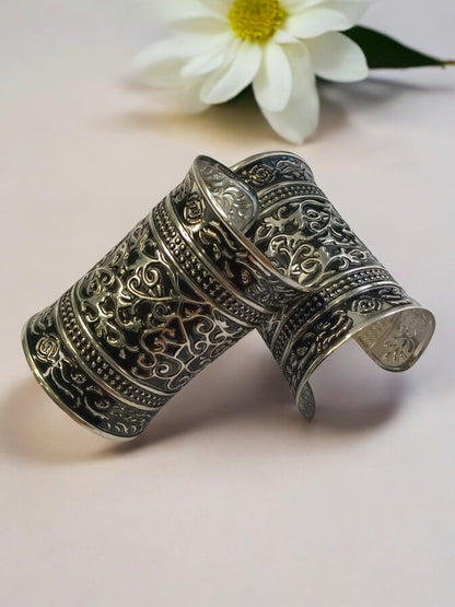 DIVYATA GERMAN SILVER BANGLE (CUFF)