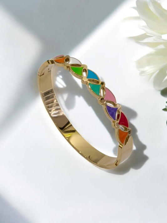 MULTI TRIANGLE AARIVANA BRACELET