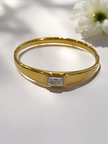 WHITE RECTANGULAR DIAMOND REED BRACELET