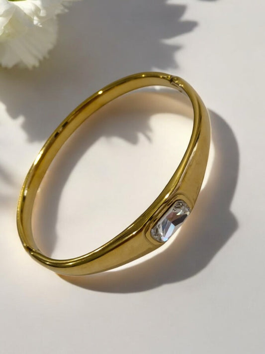 WHITE RECTANGULAR DIAMOND REED BRACELET