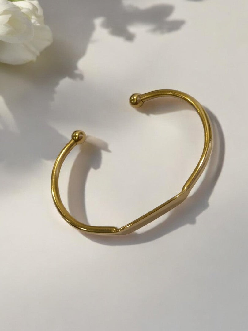 GOLDEN MRADU BRACELET (CUFF)