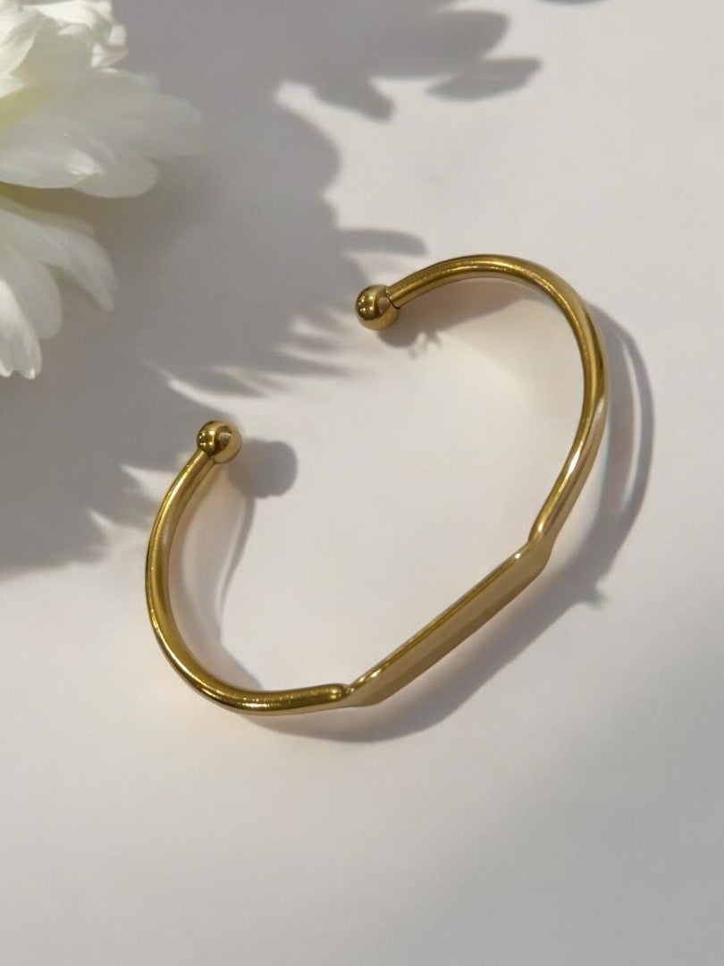 GOLDEN MRADU BRACELET (CUFF)