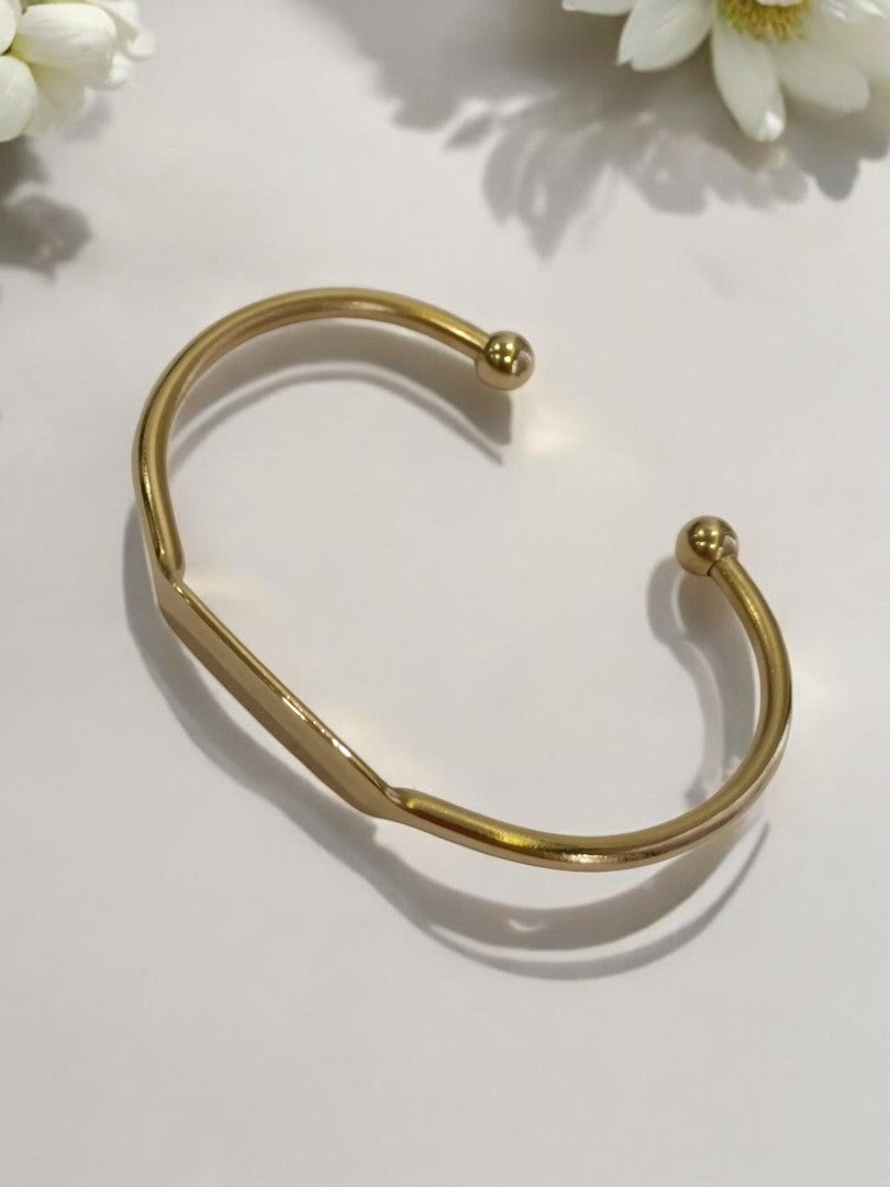 GOLDEN MRADU BRACELET (CUFF)