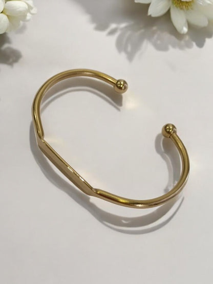 GOLDEN MRADU BRACELET (CUFF)