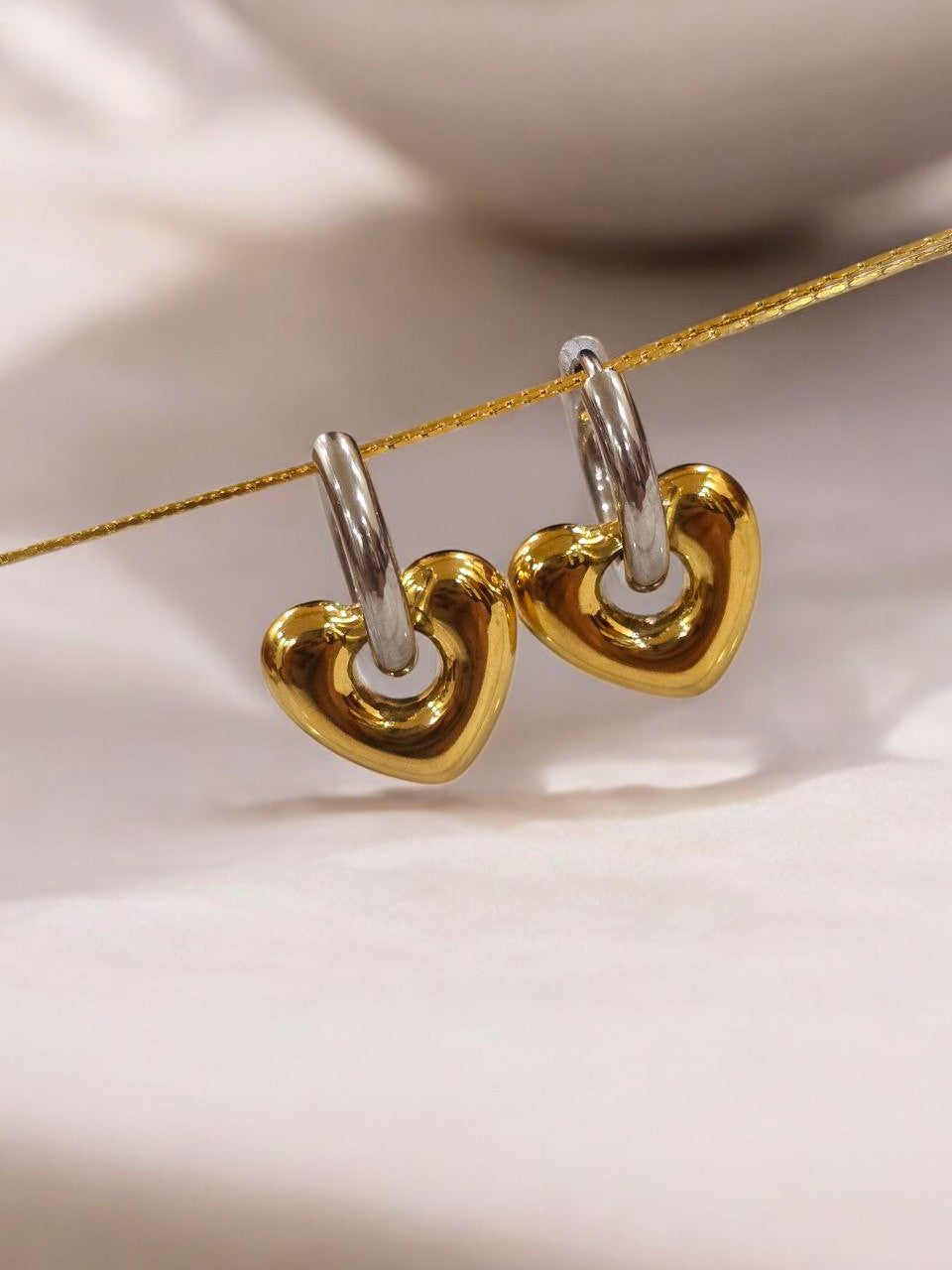 SILVER HOOP GOLD HEART LICIE EARRINGS