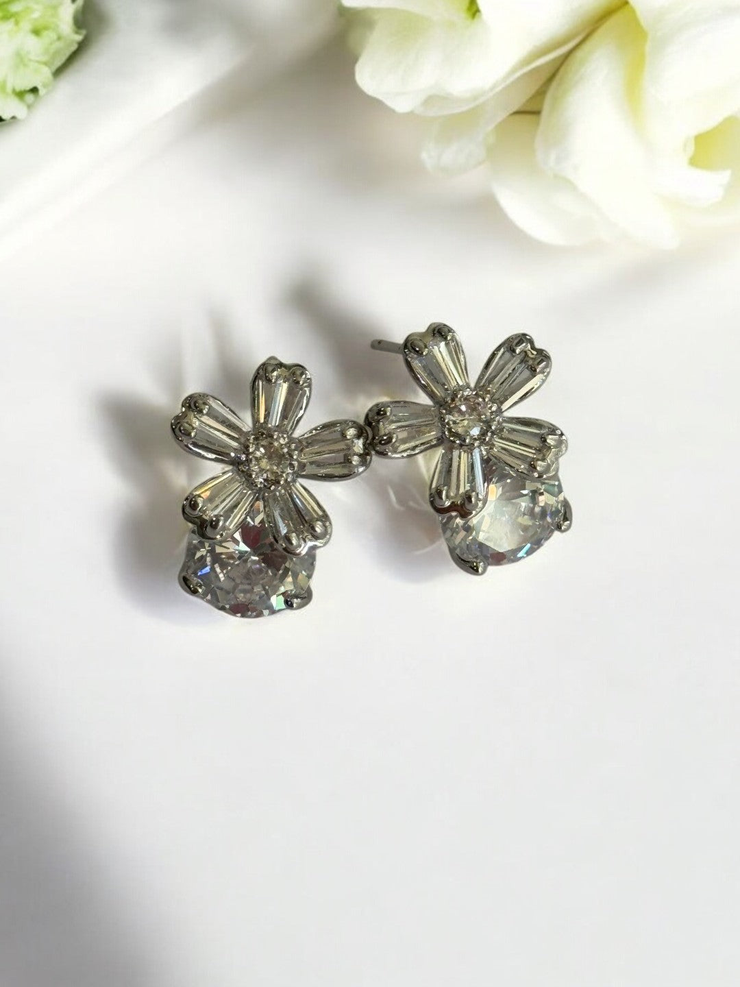 SILVER DIAMOND FLOWER KRISHNIAY EARRINGS