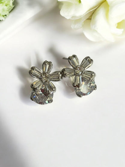 SILVER DIAMOND FLOWER KRISHNIAY EARRINGS