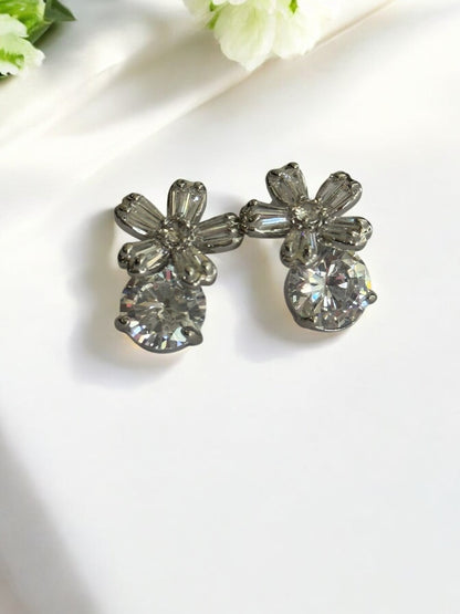 SILVER DIAMOND FLOWER KRISHNIAY EARRINGS