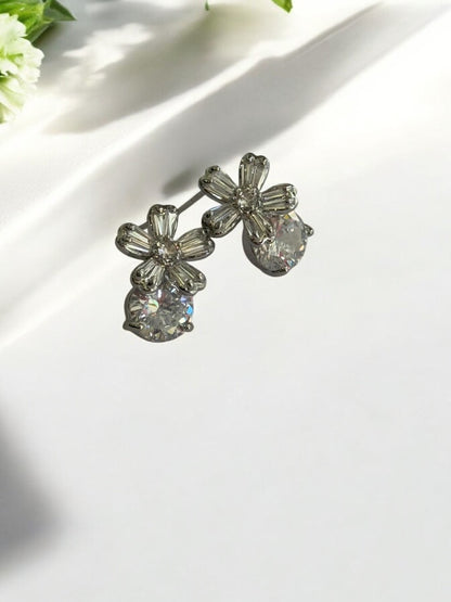 SILVER DIAMOND FLOWER KRISHNIAY EARRINGS