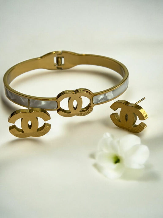 WHITE TRISTAN  BRACELET AND EARRING (COMBO)