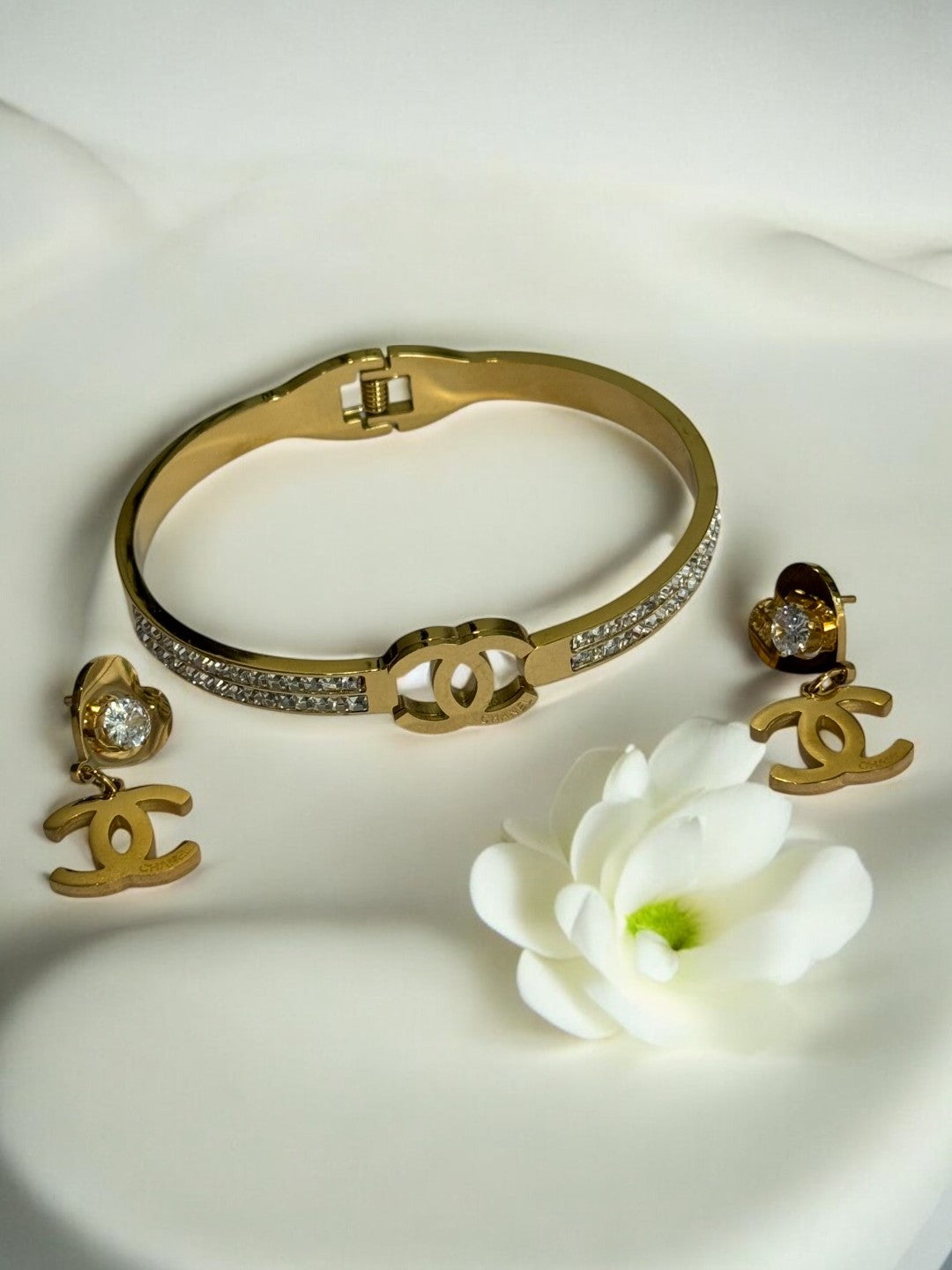 GOLDEN OAKLYNN BRACELET AND EARRING (COMBO)