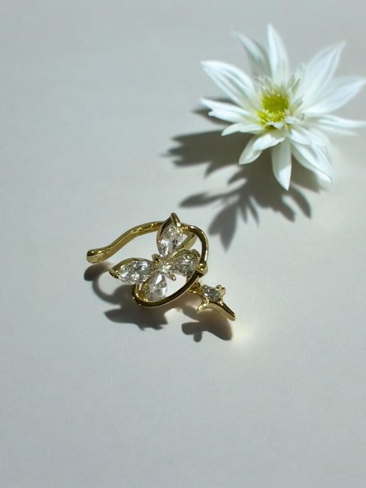GOLDEN DIAMOND BUTTERFLY TADEO EAR CUFF