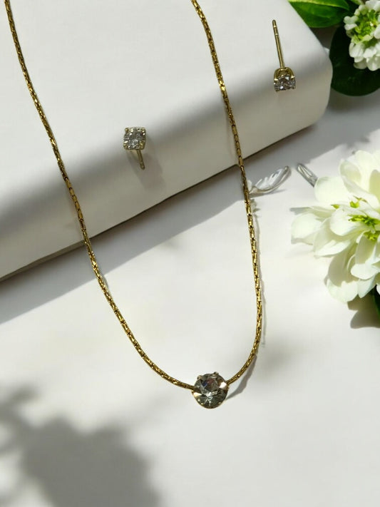 DIAMOND BETSY NECKLACE
