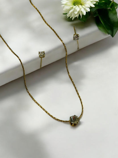 DIAMOND BETSY NECKLACE