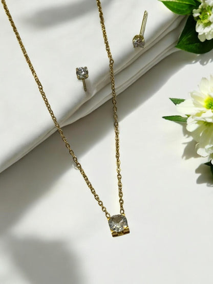 GOLDEN DIAMOND NESSAK NECKLACE