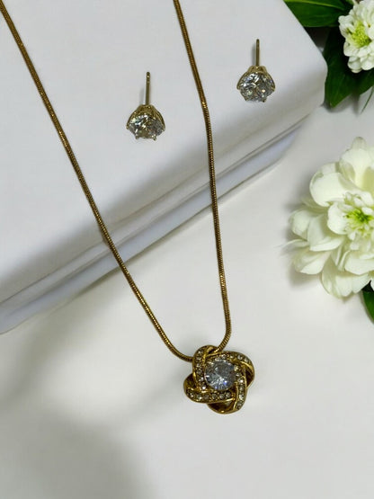 GOLDEN STAR NECKLACE