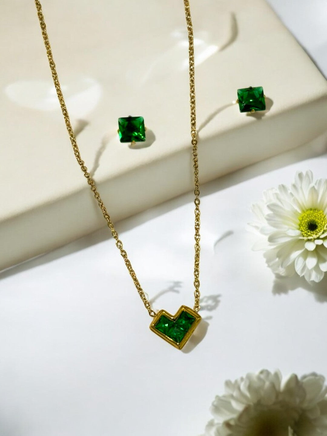 GREEN DIAMOND LUIS NECKLACE