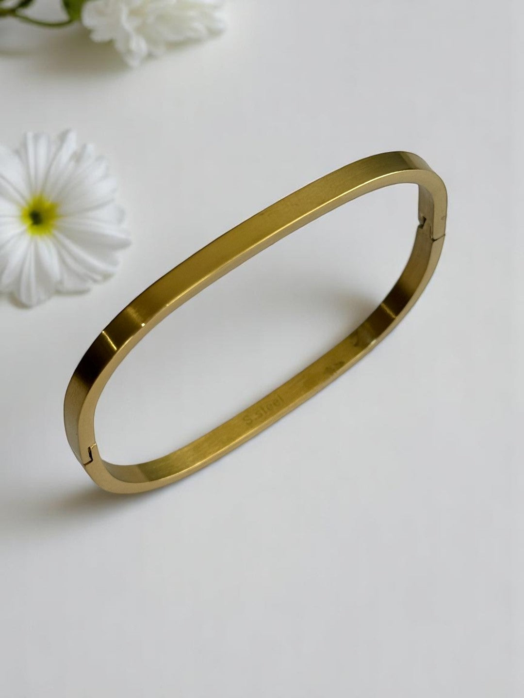 GOLDEN SQUARE LOGAN BRACELET