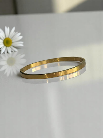 GOLDEN ROUND LOGAN BRACELET