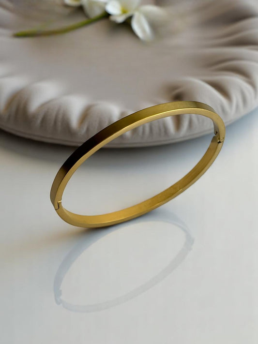 GOLDEN ROUND LOGAN BRACELET