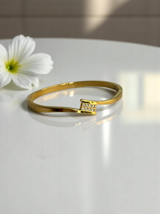 GOLDEN DIAMOND MIENIC BRACELET