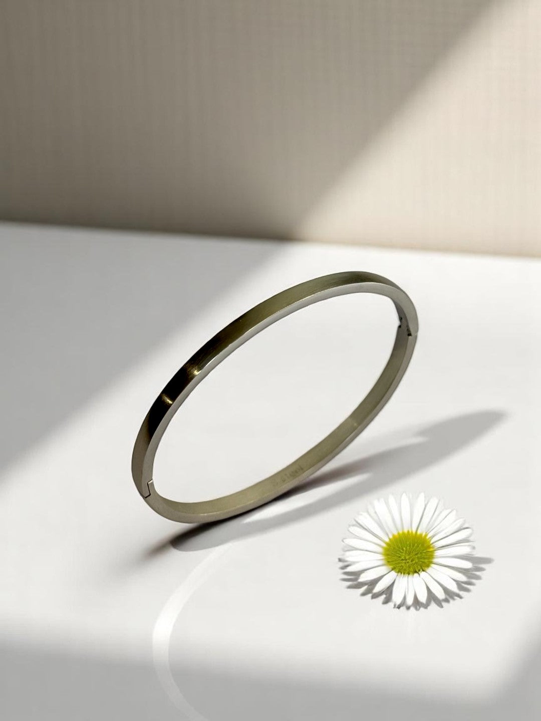SILVER ROUND LOGAN BRACELET