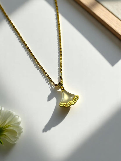 GOLDEN DIAMOND RESIN BEAU NECKLACE