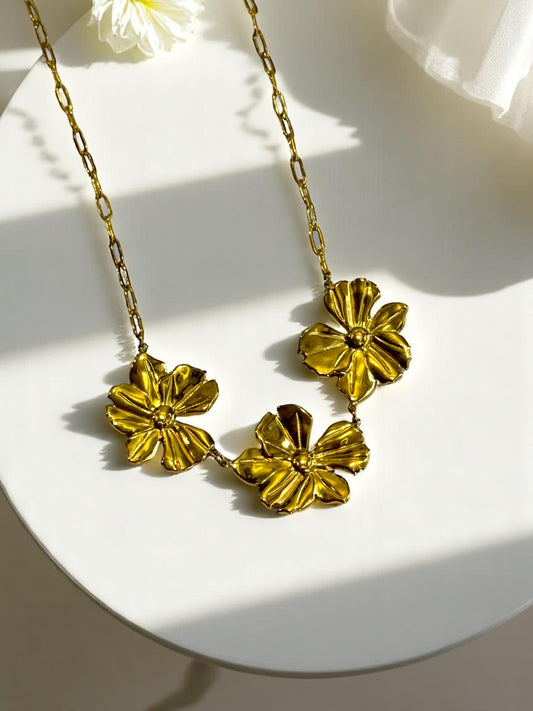 GOLDEN FLOWER ELIE NECKLACE