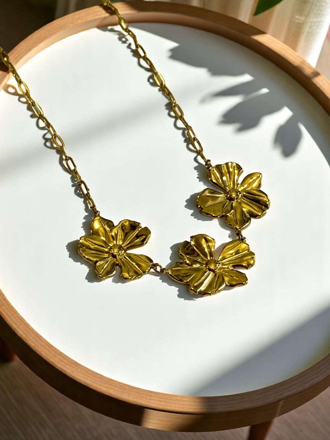 GOLDEN FLOWER ELIE NECKLACE
