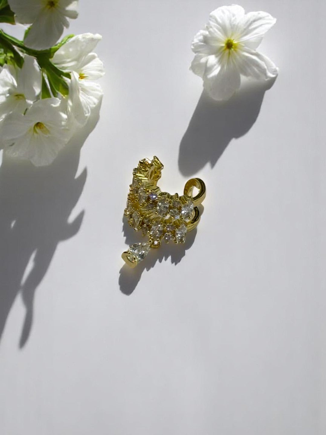 GOLDEN DIAMOND KAYDEN EAR CUFF