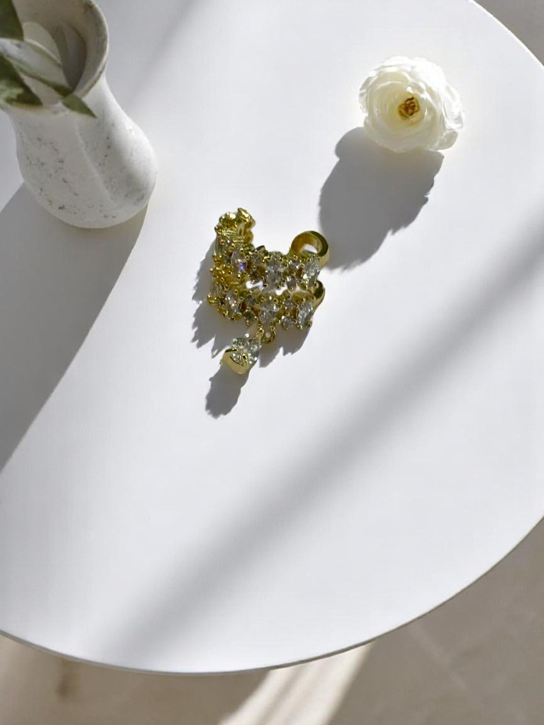 GOLDEN DIAMOND KAYDEN EAR CUFF
