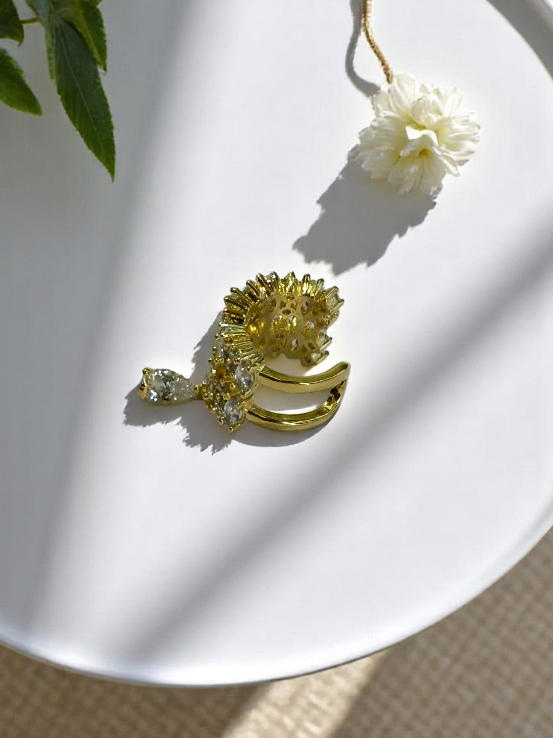 GOLDEN DIAMOND KAYDEN EAR CUFF
