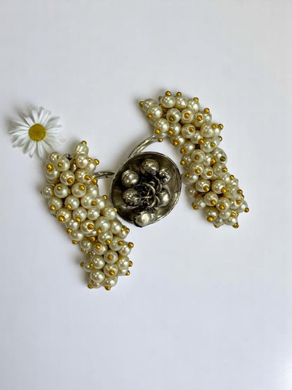 SILVER PEARL DHANYA TWO FINGER GERMAN SILVER RING