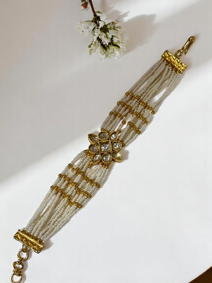 GOLDEN EKANIKA KUNDAN BRACELET