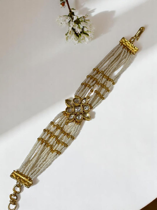GOLDEN EKANIKA KUNDAN BRACELET