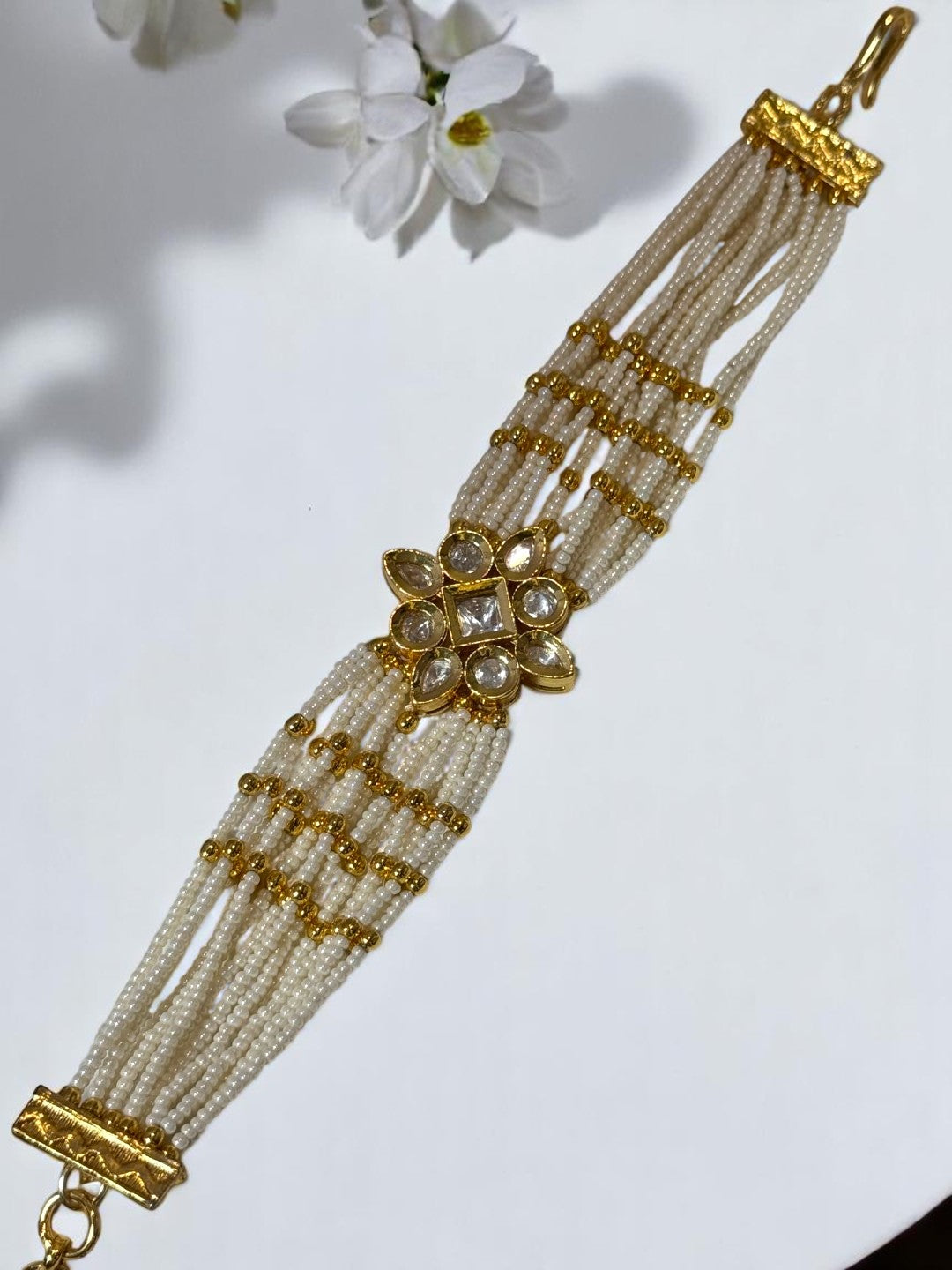 GOLDEN EKANIKA KUNDAN BRACELET