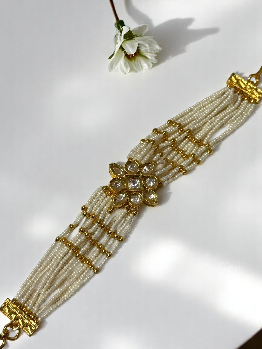 GOLDEN EKANIKA KUNDAN BRACELET
