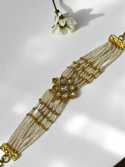 GOLDEN EKANIKA KUNDAN BRACELET