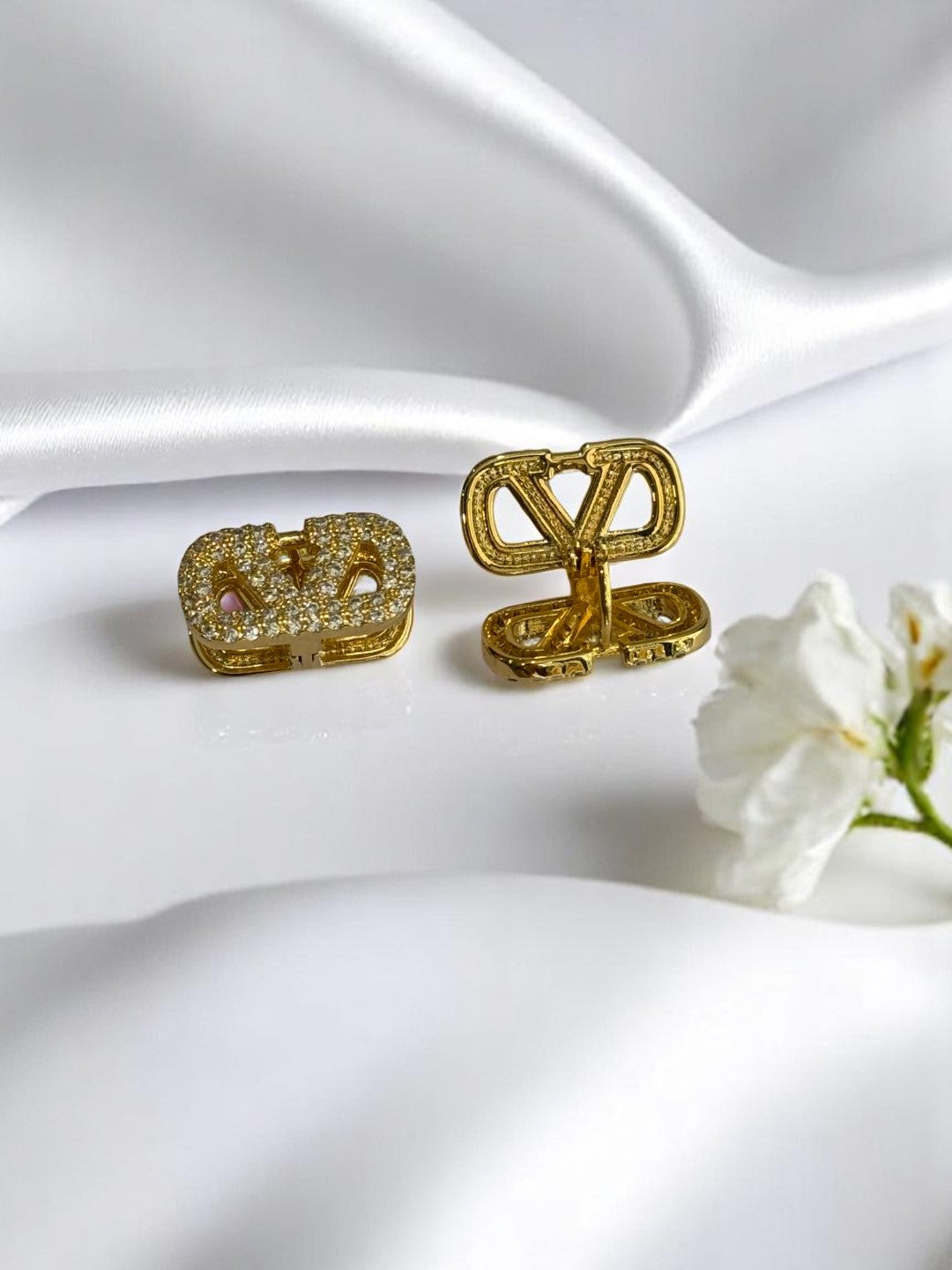GOLDEN DIAMOND VALENTINO CAMDEN EARRINGS