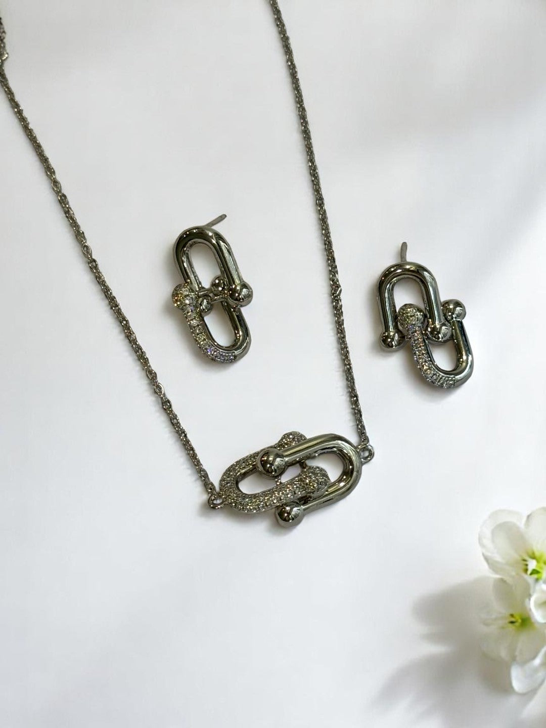 SILVER DIAMOND TIFFANY AHAM NECKLACE SET