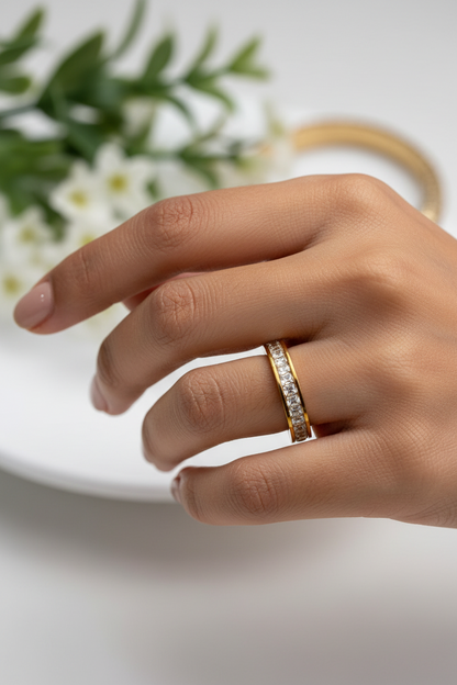 GOLDEN DIAMOND APEKSHA RING
